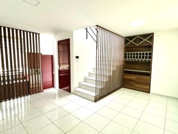 Vendo Casa en Conjunto Le Soleil. La Armenia 2. El Valle De Los Chillos