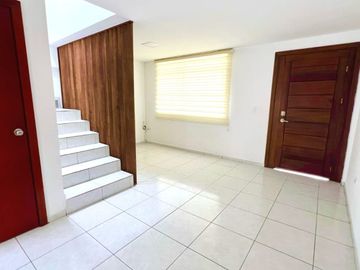Vendo Casa en Conjunto Le Soleil. La Armenia 2. El Valle De Los Chillos