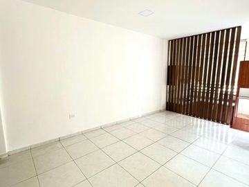 Vendo Casa en Conjunto Le Soleil. La Armenia 2. El Valle De Los Chillos