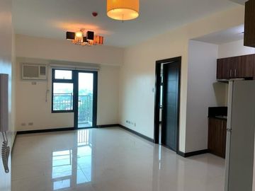 FOR SALE - Corner Condo Unit with Balcony in The Magnolia Residences, Quezon City
