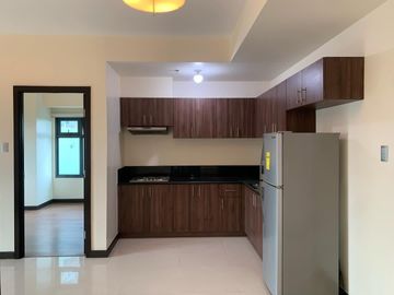 FOR SALE - Corner Condo Unit with Balcony in The Magnolia Residences, Quezon City