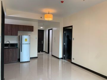 FOR SALE - Corner Condo Unit with Balcony in The Magnolia Residences, Quezon City