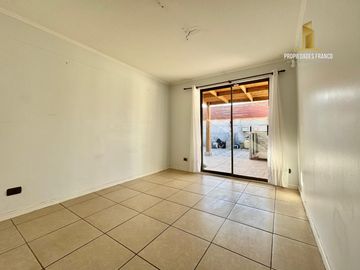 VILLA ALEMANA VENDE CASA 4D 2B CONDOMINIO CON PISCINA