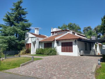 Oportunidad, Casa de 228 m² en Las Praderas de Lujan