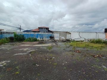 SE VENDE HERMOSO LOTE DE TERRENO 1.008,28 M². QUITO – PICHINCHA – ECUADOR