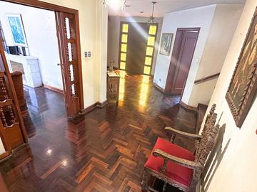 ¡REMATO EXCLUSIVA CASA EN SURCO FRENTE A PARQUE EN ESQUINA!