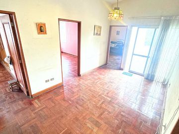 ¡REMATO EXCLUSIVA CASA EN SURCO FRENTE A PARQUE EN ESQUINA!