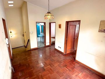 ¡REMATO EXCLUSIVA CASA EN SURCO FRENTE A PARQUE EN ESQUINA!