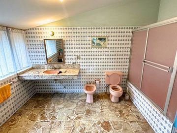 ¡REMATO EXCLUSIVA CASA EN SURCO FRENTE A PARQUE EN ESQUINA!