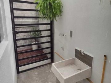 HERMOSA CASA EN VENTA EN BLVD. PERDIGON 1710, LEON DE LOS ALDAMA 37210, GTO.