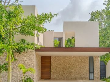 Espectacular Casa en Valenia Playa del Carmen