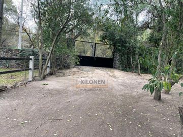 Rancho Señorial Privilegiado, con 3 Pozos y Bella Ecología. Casa estilo Mediterránea amueblada, con alberca, canchas: Frontón y de Pádel tenis.