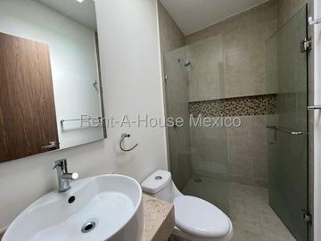 Casa en renta en ZIBATÁ, Querétaro