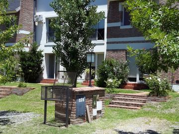 Venta Dúplex en C. C. de Golf Las Praderas de Lujan