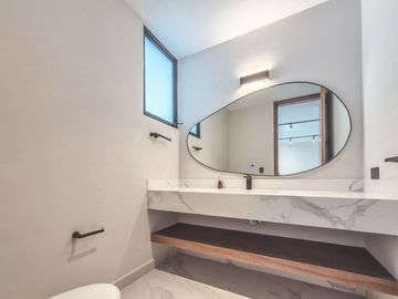 Casa En Venta Con 3 Recámaras Y Diseño Único En Lomas De Angelópolis III, Isla Blanca.