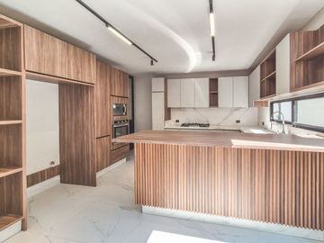 Casa En Venta Con 3 Recámaras Y Diseño Único En Lomas De Angelópolis III, Isla Blanca.