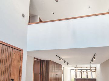 Casa En Venta Con 3 Recámaras Y Diseño Único En Lomas De Angelópolis III, Isla Blanca.