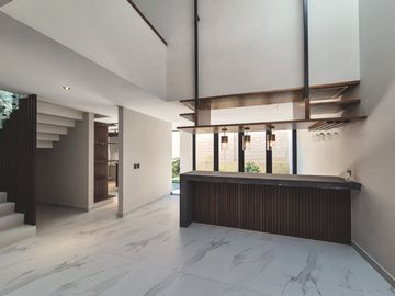 Casa En Venta Con 3 Recámaras Y Diseño Único En Lomas De Angelópolis III, Isla Blanca.