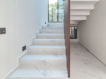 Casa En Venta Con 3 Recámaras Y Diseño Único En Lomas De Angelópolis III, Isla Blanca.