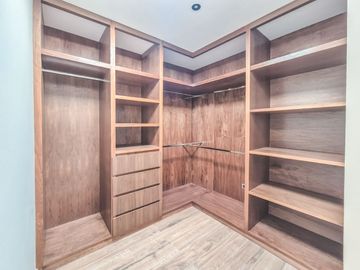 Casa En Venta Con 3 Recámaras Y Diseño Único En Lomas De Angelópolis III, Isla Blanca.