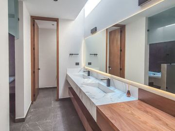Casa En Venta Con 3 Recámaras Y Diseño Único En Lomas De Angelópolis III, Isla Blanca.