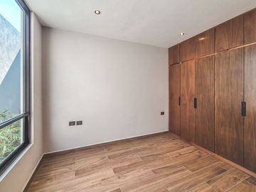 Casa En Venta Con 3 Recámaras Y Diseño Único En Lomas De Angelópolis III, Isla Blanca.