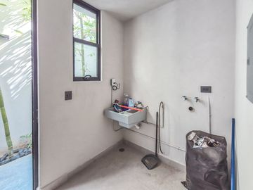 Casa En Venta Con 3 Recámaras Y Diseño Único En Lomas De Angelópolis III, Isla Blanca.