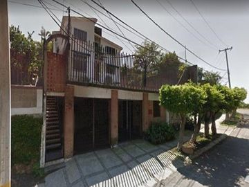 Casa En Venta En Paseo De Los Burgos 8, Burgos Cuernavaca, Tres De Mayo