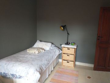Excelente Casa Estilo Campo - 375 m² Construidos Sobre 1203 m² de Lote