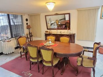 VENTA CASA EN LOS ALAMOS RIOBAMBA