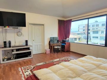VENTA CASA EN LOS ALAMOS RIOBAMBA