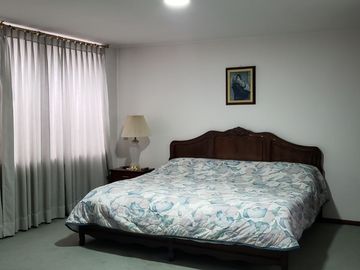 VENTA CASA EN LOS ALAMOS RIOBAMBA