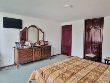 VENTA CASA EN LOS ALAMOS RIOBAMBA