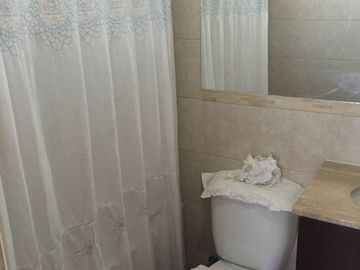 Se vende departamento arrendado para inversionista.-