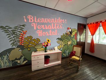 Venta Hostal Versalles