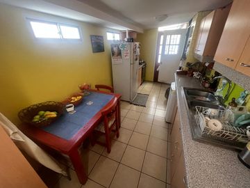 Casa Ampliada en Av. Olimpo, Maipú.