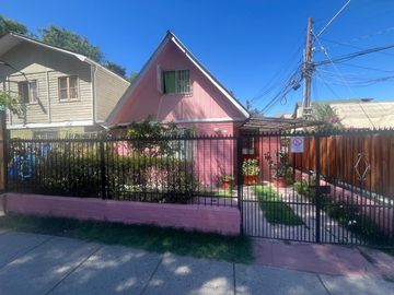 Casa Ampliada en Av. Olimpo, Maipú.