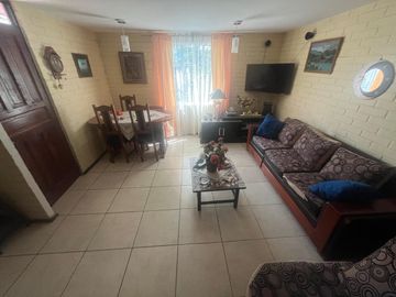 Casa Ampliada en Av. Olimpo, Maipú.