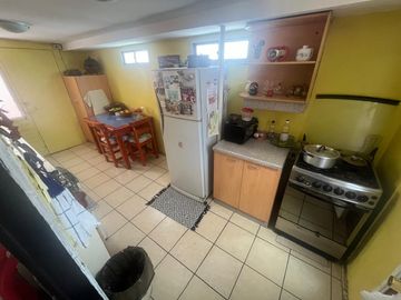 Casa Ampliada en Av. Olimpo, Maipú.