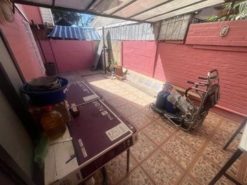 Casa Ampliada en Av. Olimpo, Maipú.