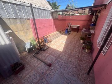Casa Ampliada en Av. Olimpo, Maipú.