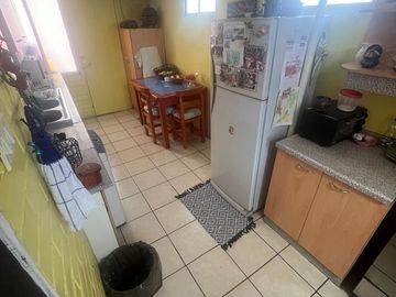 Casa Ampliada en Av. Olimpo, Maipú.