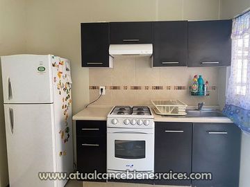Venta de casa en fraccionamiento con alberca, jardín, palapa y vigilancia las 24 horas