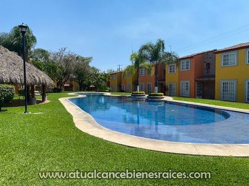 Venta de casa en fraccionamiento con alberca, jardín, palapa y vigilancia las 24 horas