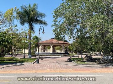 Venta de casa en fraccionamiento con alberca, jardín, palapa y vigilancia las 24 horas