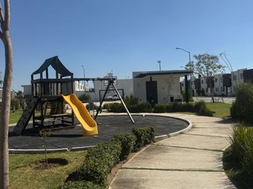 CASA en VENTA en VIÑEDOS 3 Recamaras 3 baños completo 