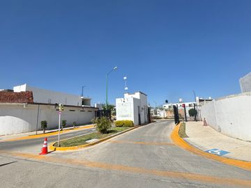 CASA en VENTA en VIÑEDOS 3 Recamaras 3 baños completo 