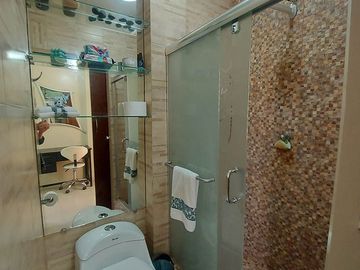 En Machala En Venta Linda Casa en Urbanización Privada con 3 dormitorios y en P.B. Estudio o Dormitorio pequeño