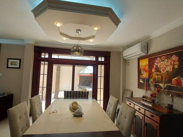 En Machala En Venta Linda Casa en Urbanización Privada con 3 dormitorios y en P.B. Estudio o Dormitorio pequeño