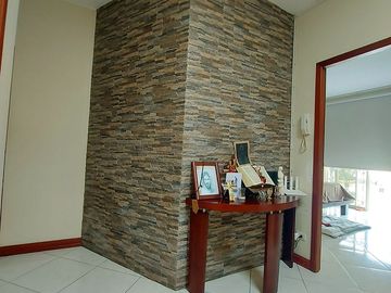 En Machala En Venta Linda Casa en Urbanización Privada con 3 dormitorios y en P.B. Estudio o Dormitorio pequeño